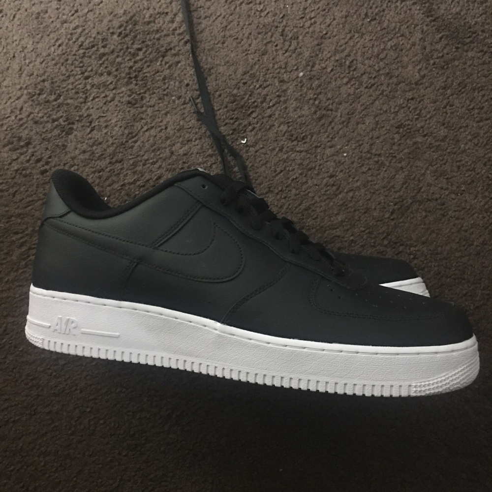 Men’s brand new Air Force Ones CMFT size 13